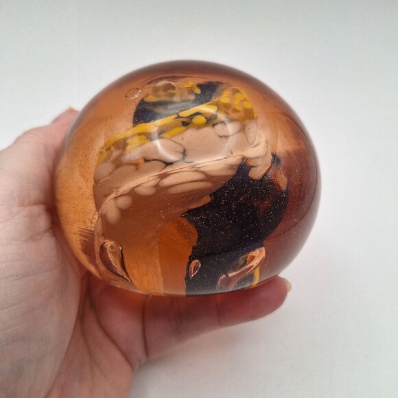 OGLEBAY WHEELING WEST VIRGINIA BLOOMING FLOWER SWIRL ROUND GLASS PAPERWEIGHT - Picture 4 of 10